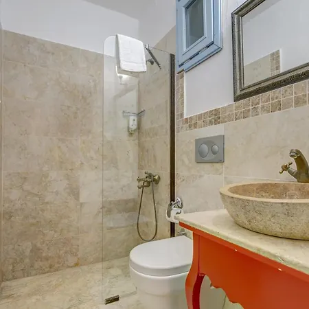 فورا فندق ألاتشاتي