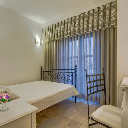 فورا فندق ألاتشاتي