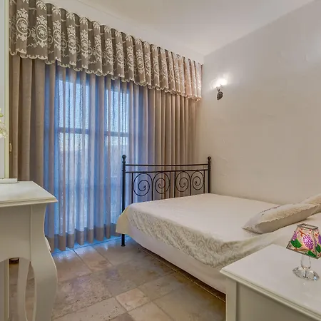 فورا فندق ألاتشاتي