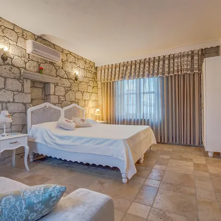 فندق فورا 2*