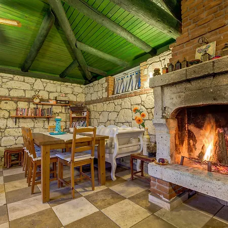 فورا فندق ألاتشاتي