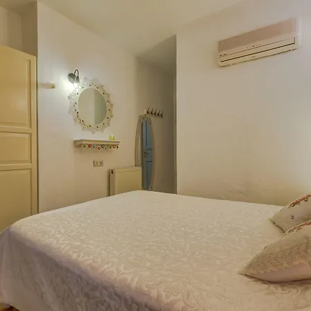 فورا فندق 2*