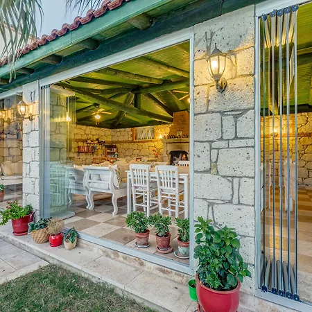 Fora Alaçatı